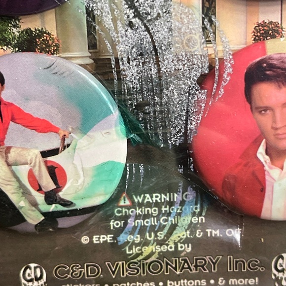 ELVIS PRESLEY Lunchtime SALT🧂& PEPPER SHAKERS 2002 Vandor + ELVIS BUTTONS 🎸 - Picture 8 of 9
